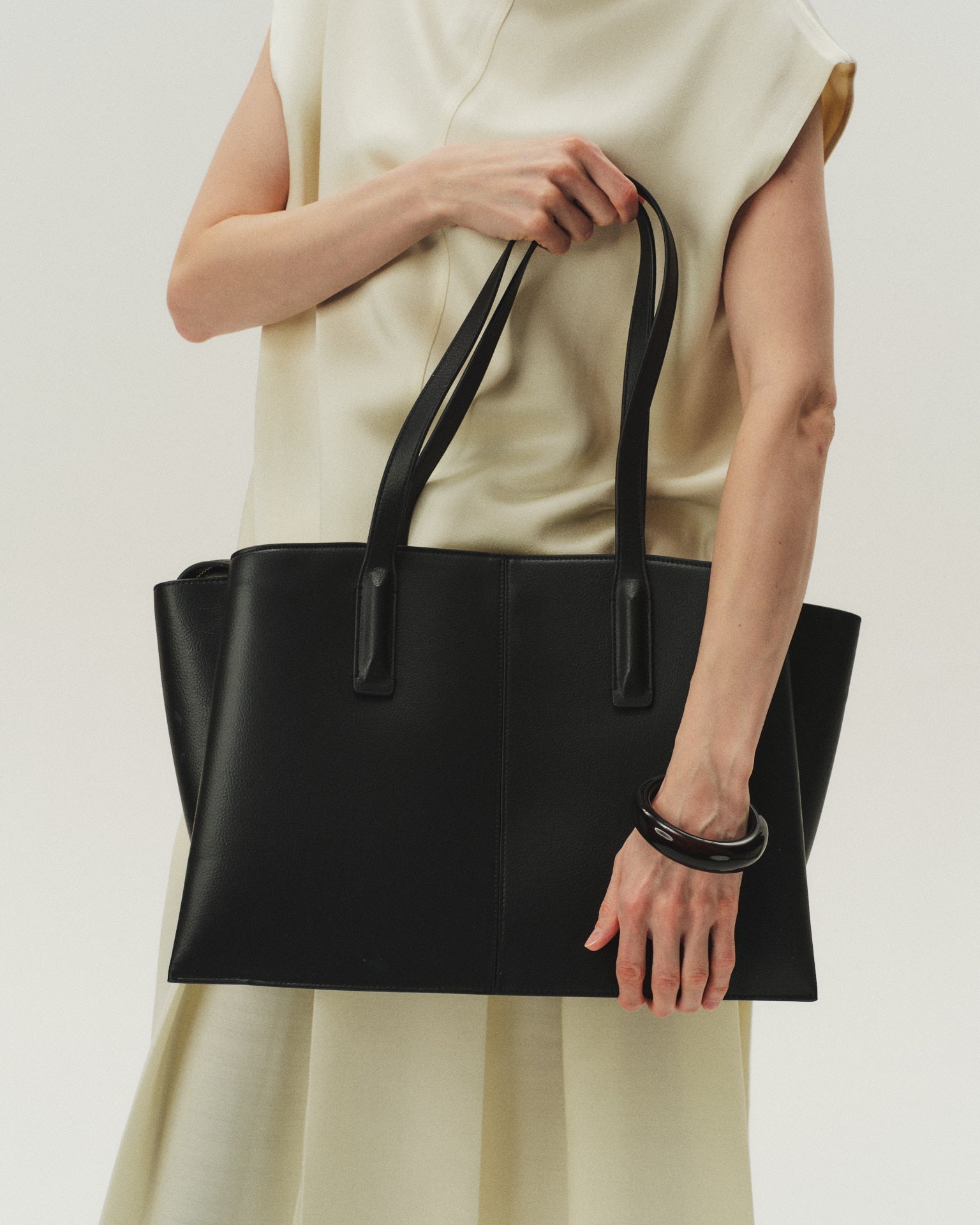 The Essential Tote - Latte